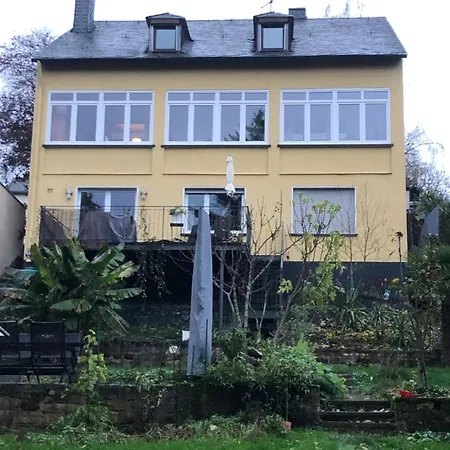 Schoene 90qm Mit Sonnenterrasse Und Aussicht Apartmán Trevír