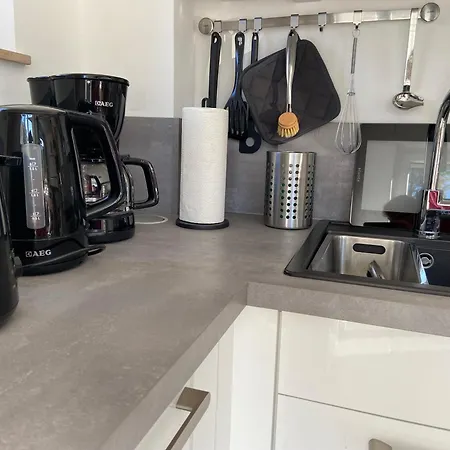 Schoene 90qm Mit Sonnenterrasse Und Aussicht Lägenhet