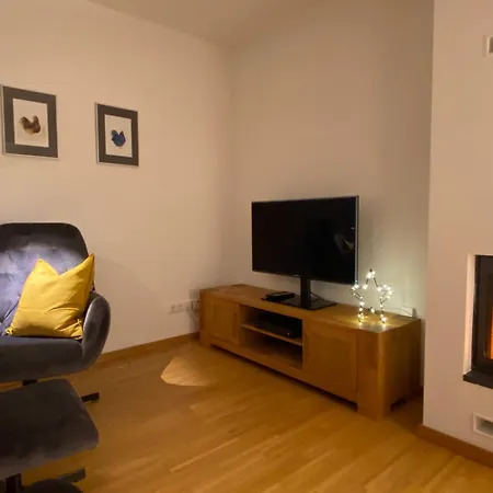 Schoene 90qm Mit Sonnenterrasse Und Aussicht 아파트 트리어