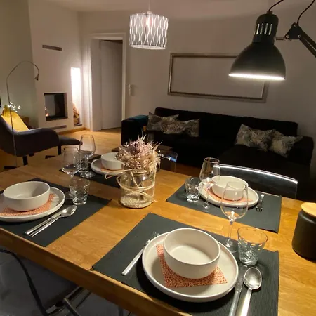 아파트 Schoene 90qm Mit Sonnenterrasse Und Aussicht 트리어