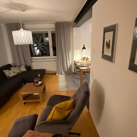 아파트 Schoene 90qm Mit Sonnenterrasse Und Aussicht