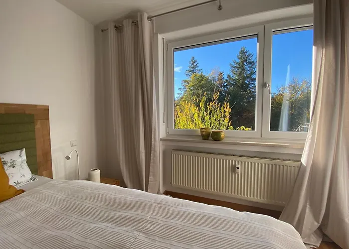 Schoene 90qm Mit Sonnenterrasse Und Aussicht Appartement *