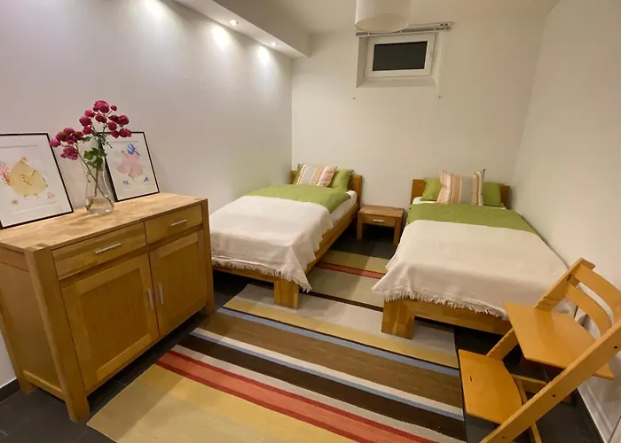 Appartement Schoene 90qm Mit Sonnenterrasse Und Aussicht *